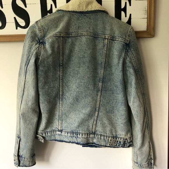 Denim Acid Wash Jacket. Size S - Picture 4 of 4